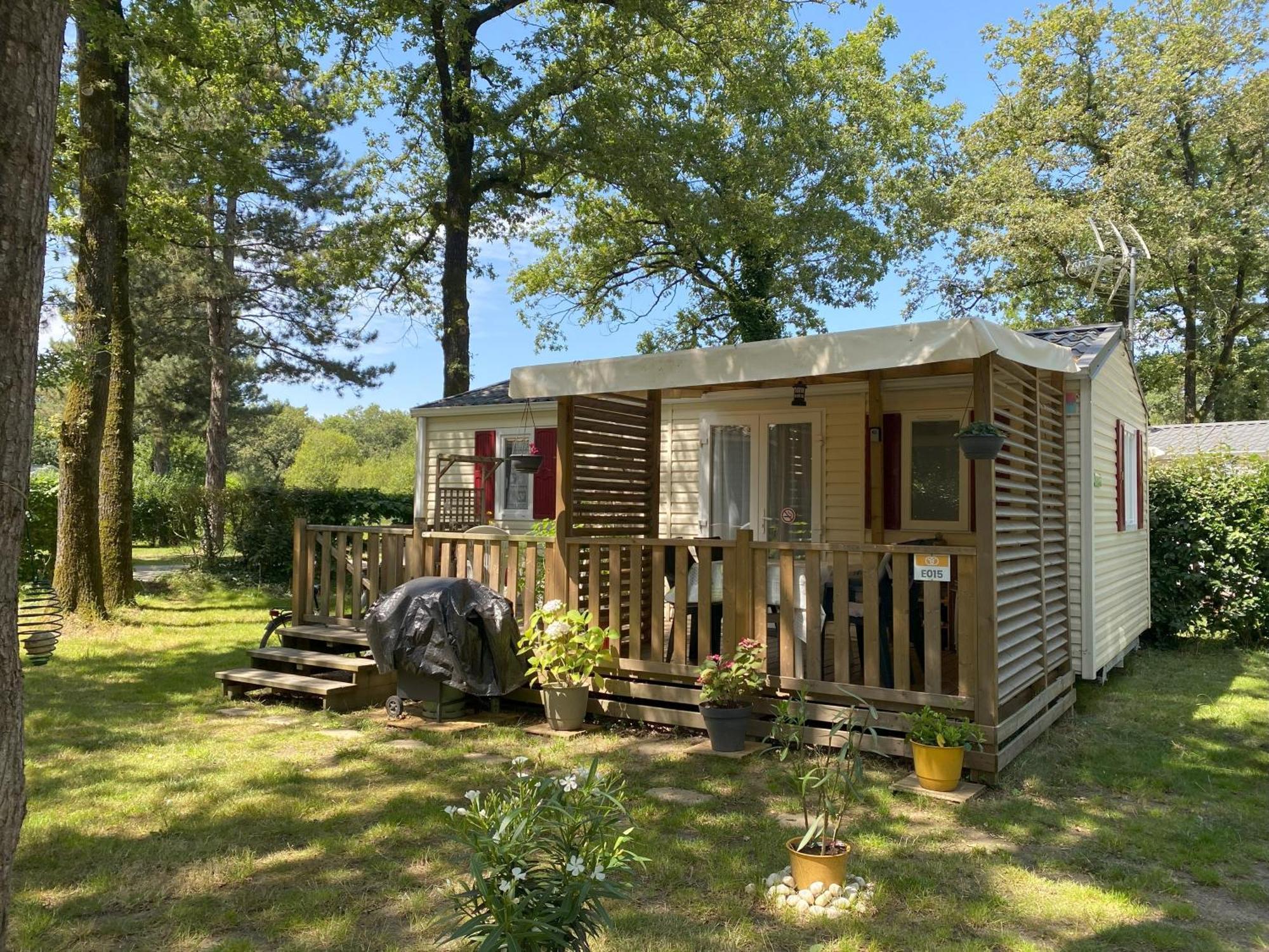 Camping Mobil 4 Personnes Plein Coeur De La Vendee Proche Parc Du Puydufou La Boissiere-de-Montaigu